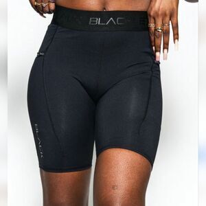 ACTIVELY BLACK Low Rise Biker Shorts Size 4-6